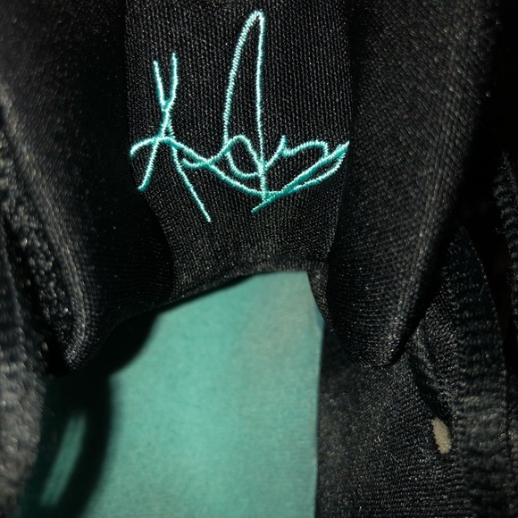 Kyrie 3 Black Ice - Picture 6 of 9